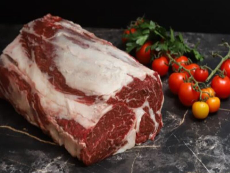 Bife ancho de vacuno argentino sin tapa, con tomates
